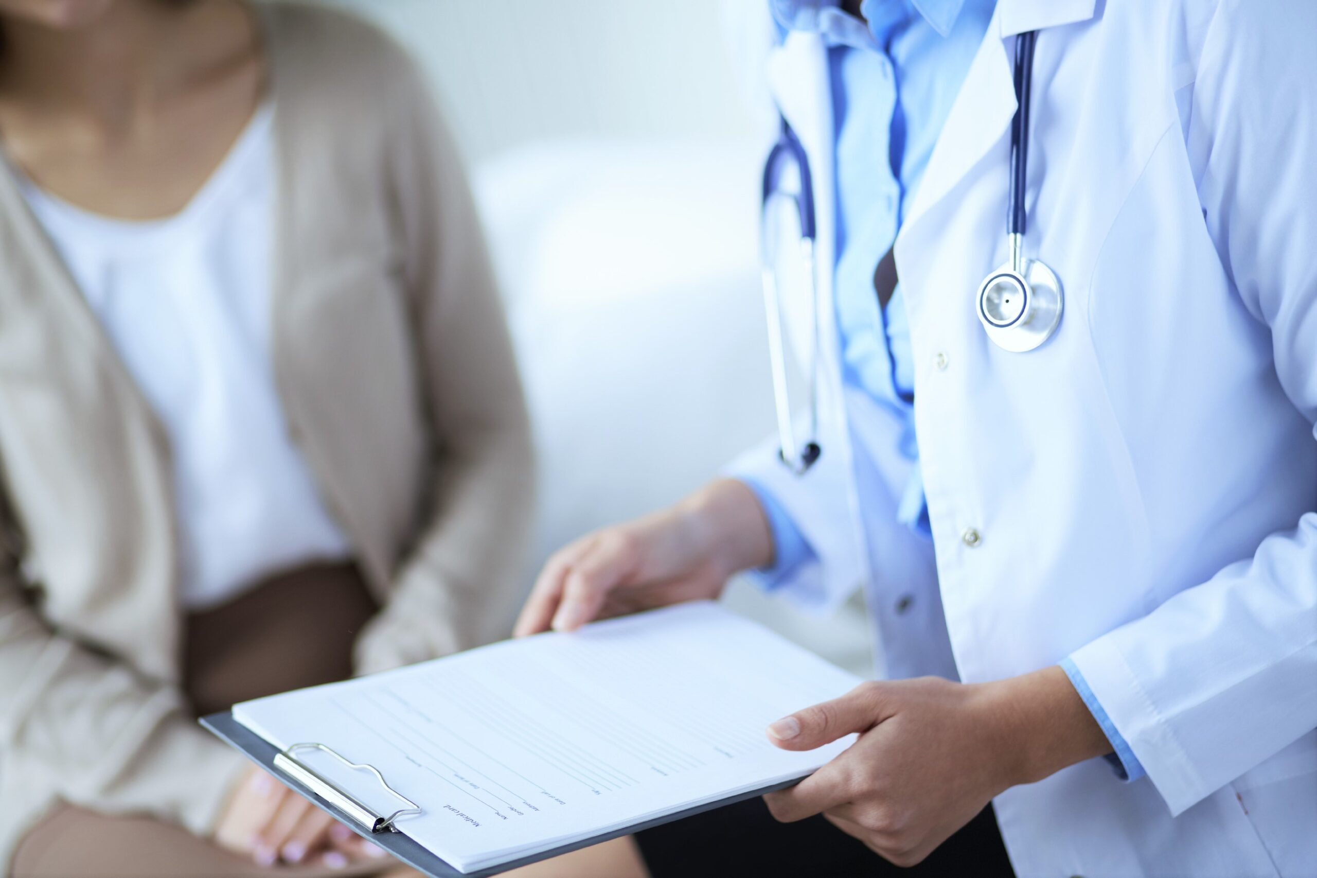 Brasileiros fazem mais consultas médicas e exames do que a média da OMS