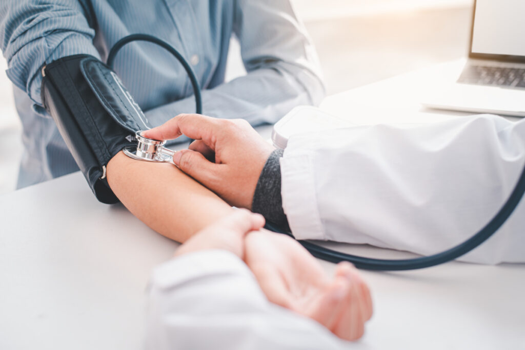 HIPERTENSÃO ARTERIAL: o que é, causas, sintomas e prevenção.