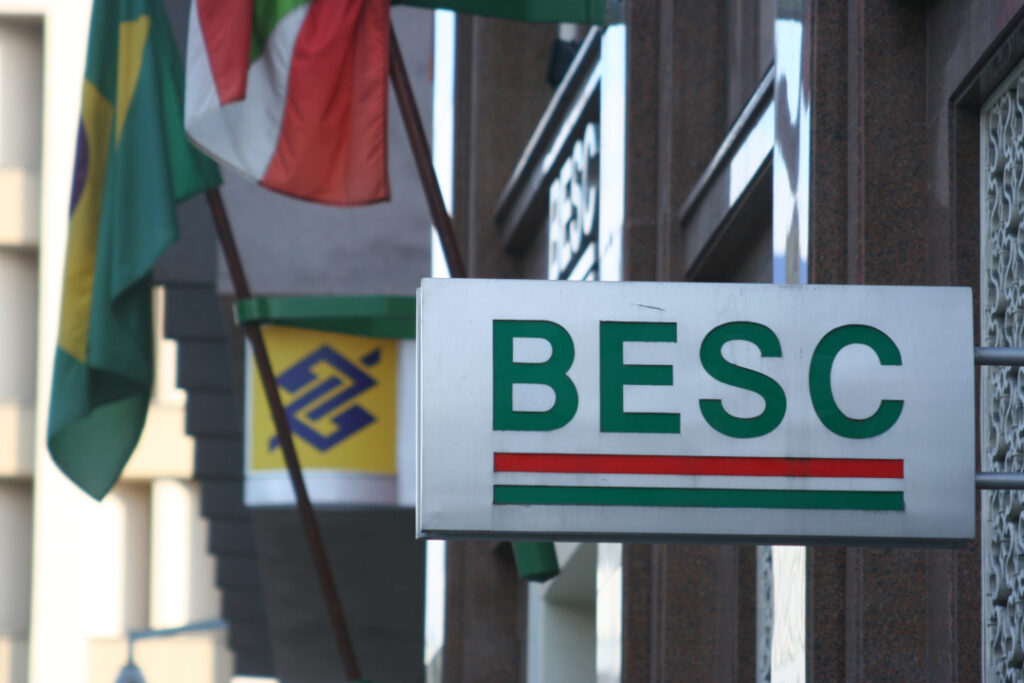 Justiça possibilita ingresso na Cassi a egressos do Besc de Fpolis. Medida atinge cerca de 380 beneficiários